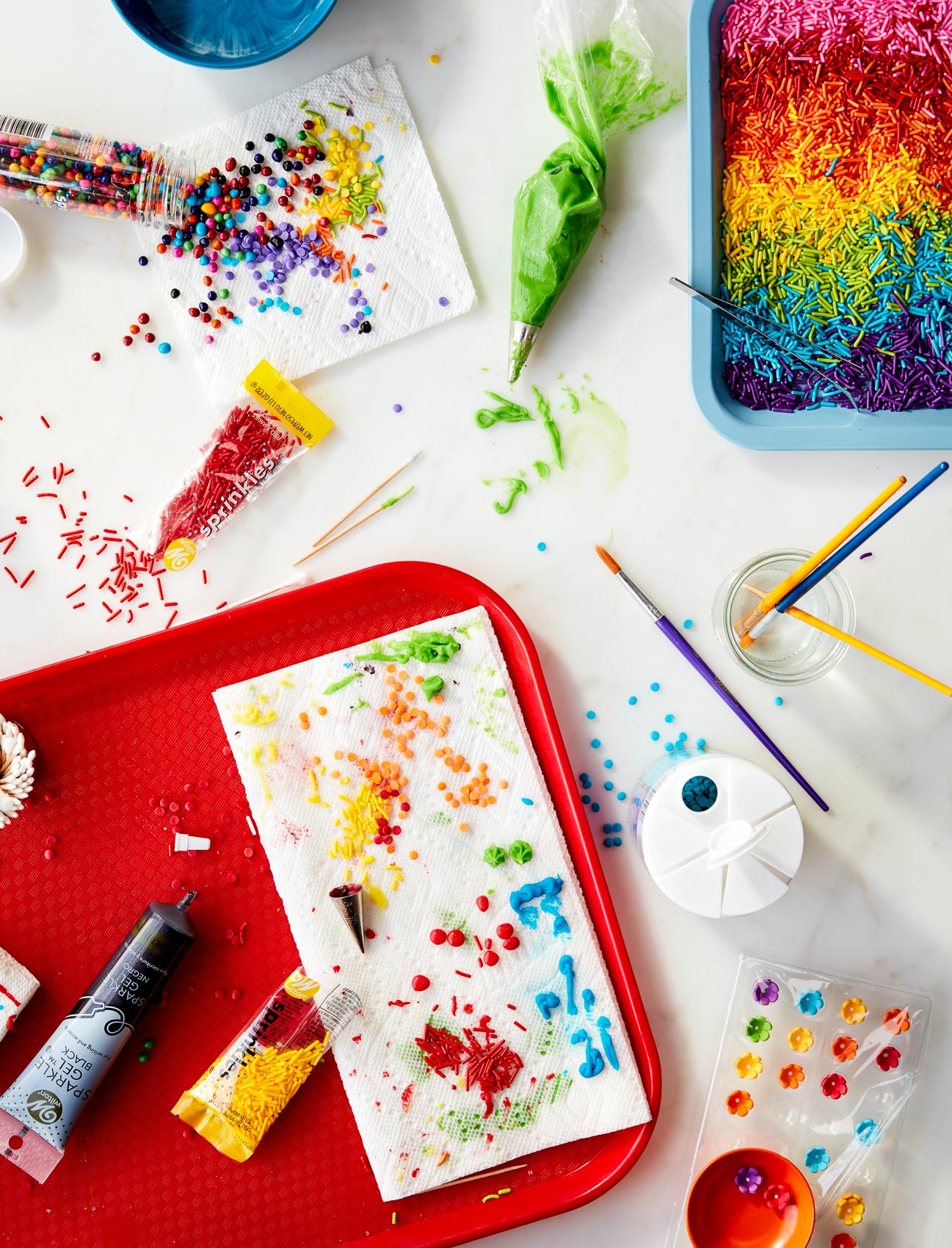 KidChefBakingHoliday_DecoratingMess_5205